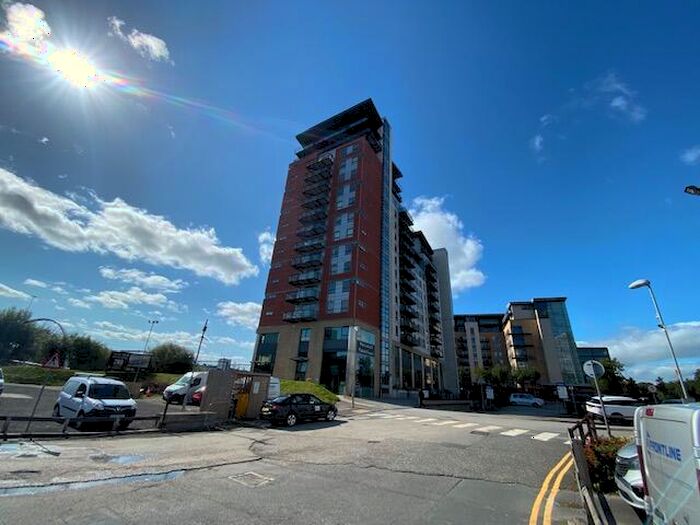 2 Bedroom Apartment To Rent In Riverside Way, Leeds, West Yorkshire, LS1