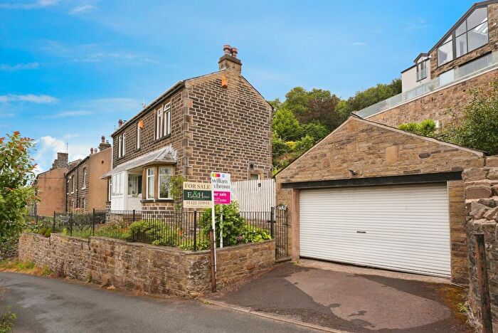 4 Bedroom Detached House For Sale In Woodside View, Greetland, Halifax, HX4