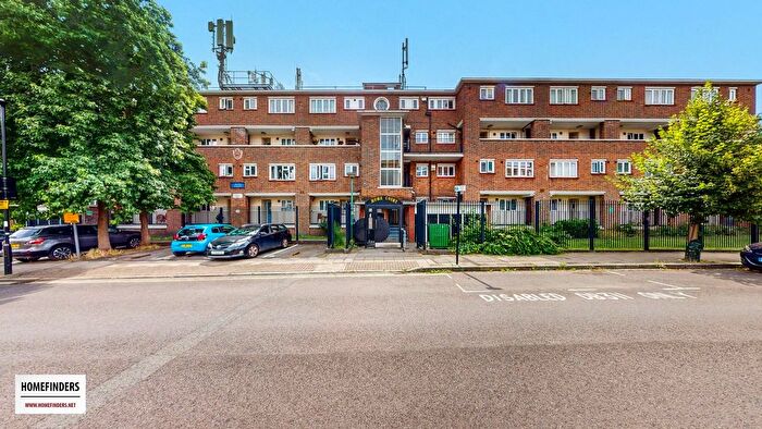 3 Bedroom Flat For Sale In Hawes Street, Islington, N1