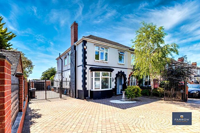 4 Bedroom Semi-Detached House For Sale In St. Anns Avenue, Grimsby, DN34