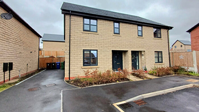 4 Bedroom Semi-Detached House For Sale In Acres Brook Drive, Hollingworth, SK14