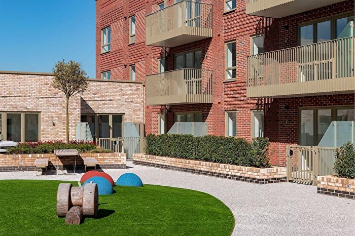 1 Bedroom Flat For Sale In South Oxhey Central, Watford, WD19