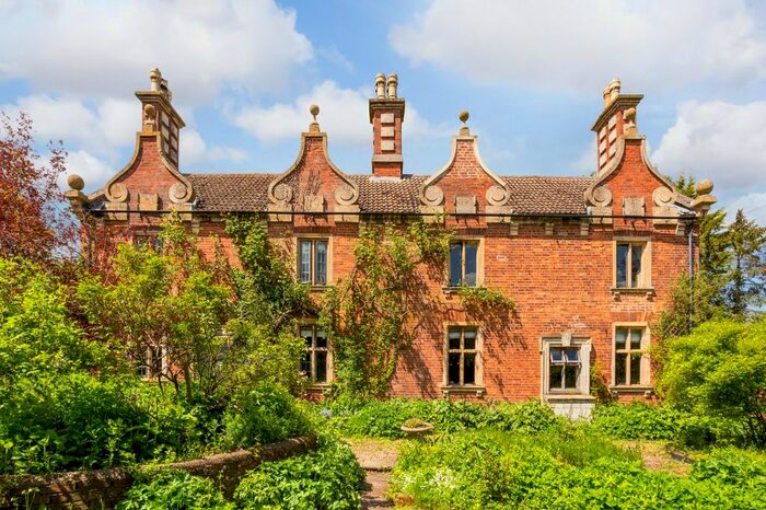 4 Bedroom Detached House For Sale In High Street, Harlaxton, Grantham, Lincolnshire, NG32