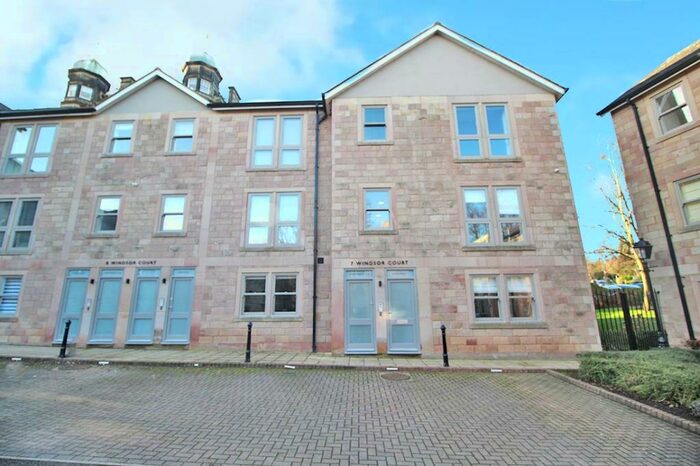 2 Bedroom Flat To Rent In Windsor Court, Clarence Drive, Harrogate, HG1