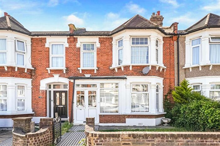 3 Bedroom House For Sale In Betchworth Road, IG3