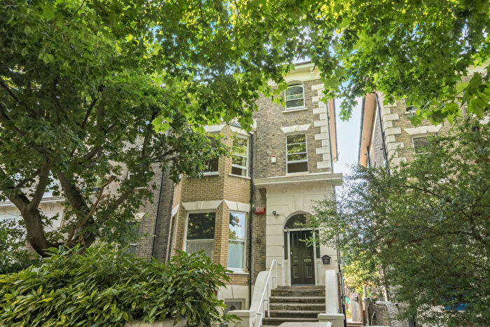 2 Bedroom Apartment For Sale In Breakspears Road, London, SE4