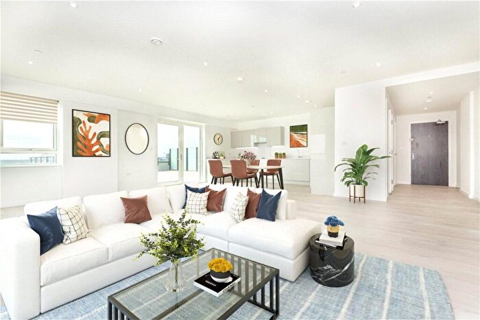 3 Bedroom Apartment To Rent In Heartwell Avenue, London, E16