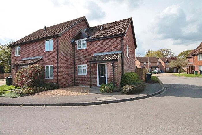 2 Bedroom End Of Terrace House To Rent In Lindsay Drive, Abingdon, OX14