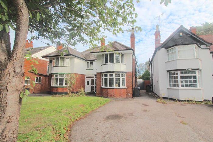 3 Bedroom Semi Detached House For Sale In Homecroft Road, Birmingham, B25