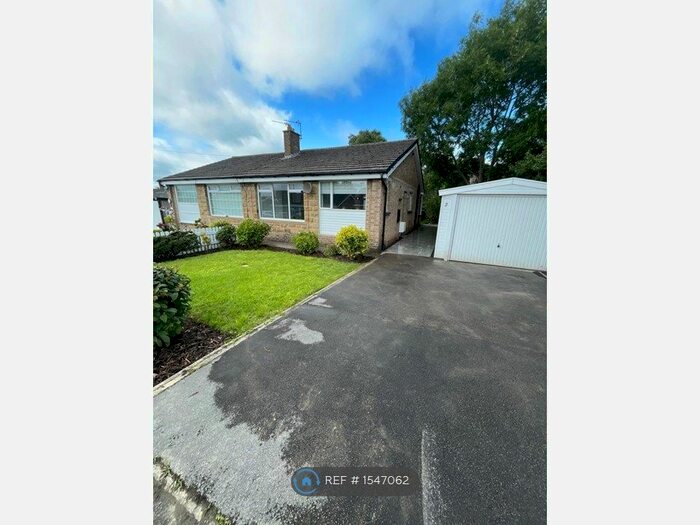 2 Bedroom Bungalow To Rent In Escroft Close, Wyke, Bradford, BD12