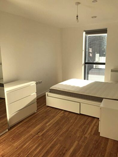 1 Bedroom Flat To Rent In Aire, Cross Green Lane, LS9