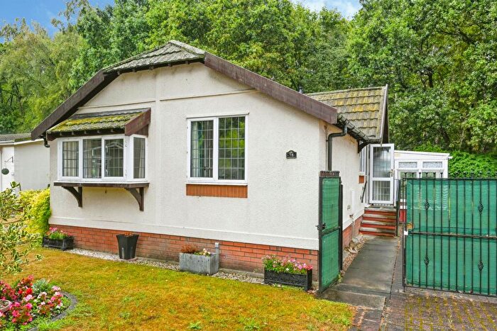2 Bedroom Park Home For Sale In Oaklands Park, Roughton Moor, Woodhall Spa, LN10