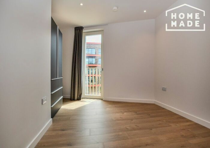 Studio To Rent In Node, Brixton, SE24 - Photo 3