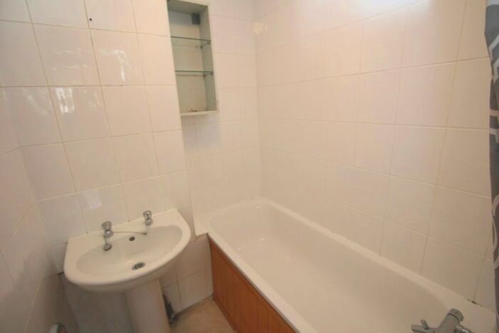 4 Bedroom Flat To Rent In Surbiton Road, Kingston Upon Thames, KT1