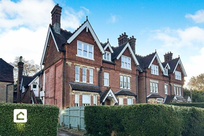 3 Bedroom Flat To Rent In Tunbridge Wells, Kent, TN4