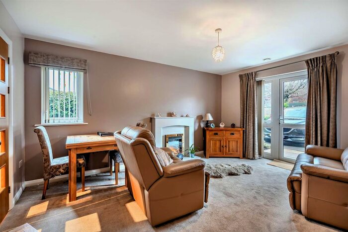 1 Bedroom Flat For Sale In Lawn Court, Longsight Lane, Bolton, BL2
