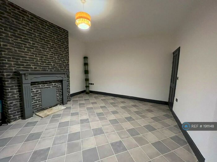 2 Bedroom Terraced House To Rent In Wadsworth Street, Halifax, HX1