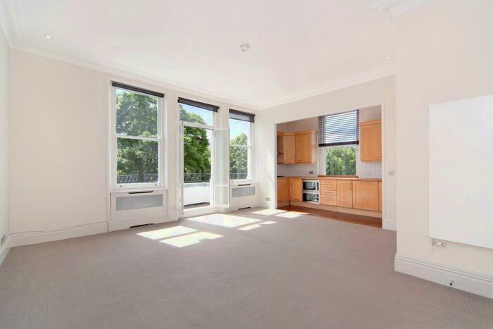 2 Bedroom Flat To Rent In Redcliffe Square, Chelsea, SW10