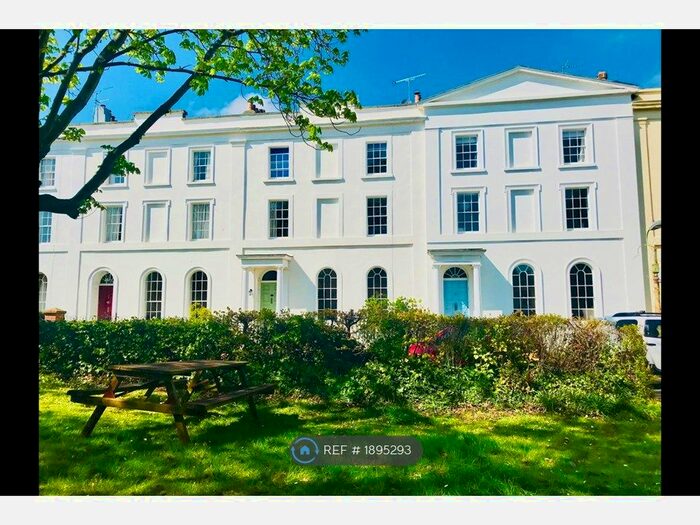 2 Bedroom Flat To Rent In Regents Park, Exeter, EX1