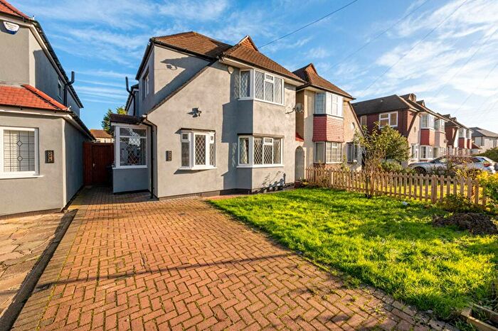 5 Bedroom Semi-Detached House To Rent In Kneller Road, New Malden, KT3