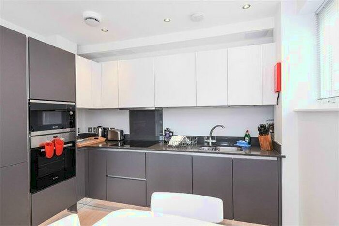 2 Bedroom Flat To Rent In Deptford Bridge, The Glassworks, London, SE8