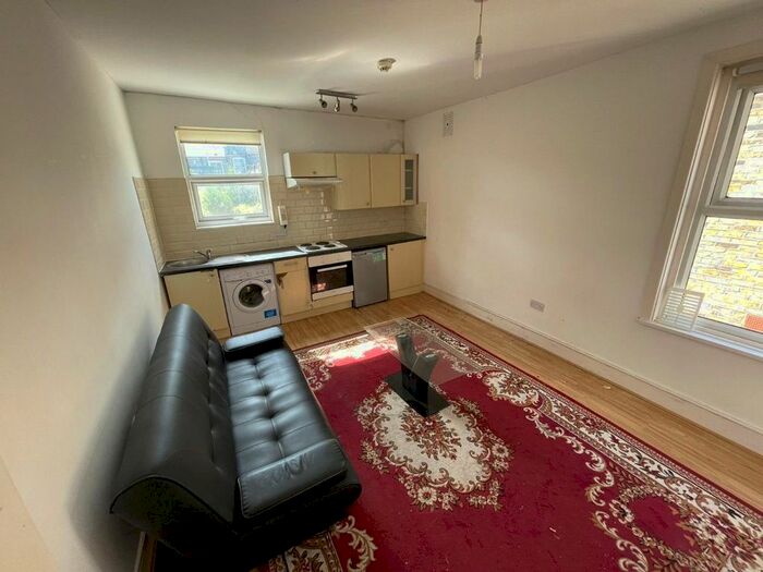 Studio To Rent In Allison Road, London, N8