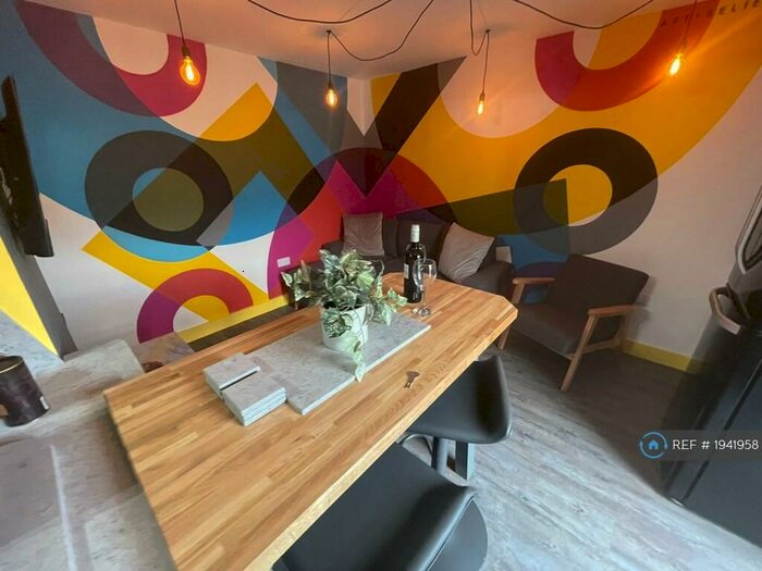 5 Bedroom Semi-Detached House To Rent In Blagdon Park, Bath, BA2