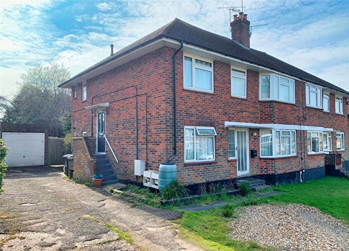 2 Bedroom Maisonette For Sale In East Grinstead, West Sussex, RH19