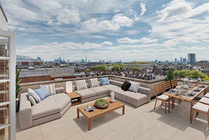 3 Bedroom Flat For Sale In North Row, London, W1K