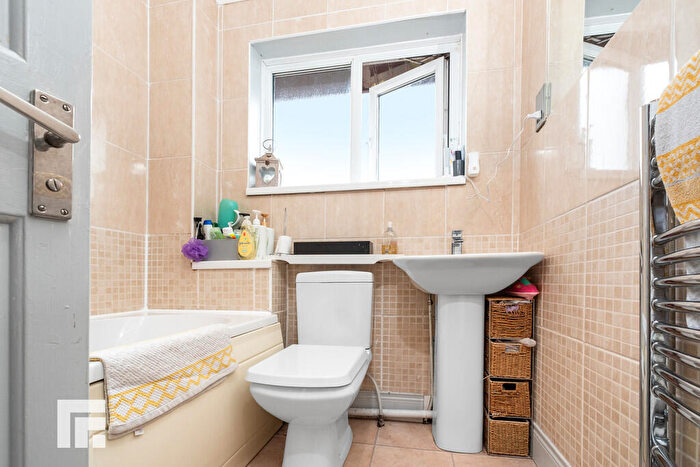 4 Bedroom Detached House For Sale In Timothy Rees Close, Danescourt, Cardiff, CF5