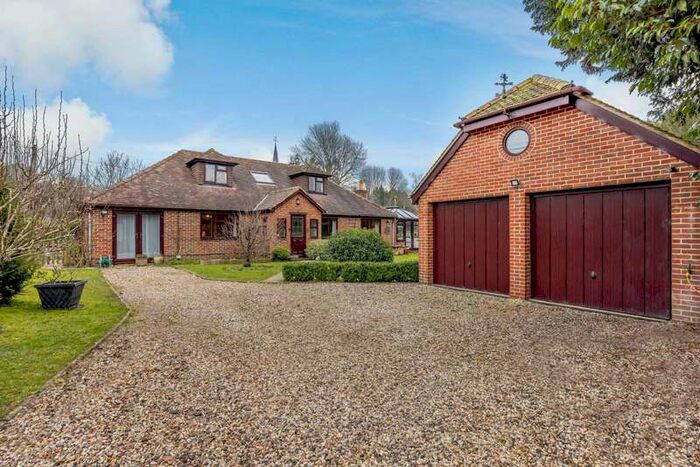 4 Bedroom House For Sale In Mill View, Ecchinswell, Newbury, Hampshire, RG20