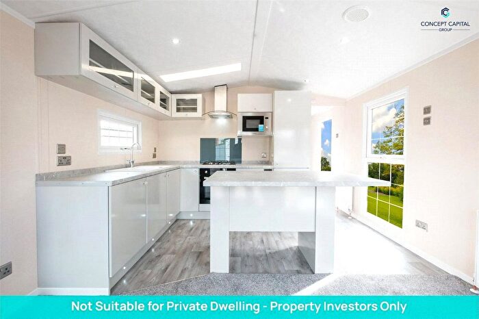 2 Bedroom Lodge For Sale In Chalfont Lane, West Hyde, Rickmansworth, WD3