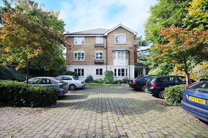 2 Bedroom Flat To Rent In Edge Hill, Merton, London, SW19