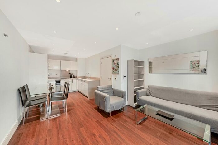 2 Bedroom Flat To Rent In Queensland Road, Queensland Terrace, Islington, London, N7