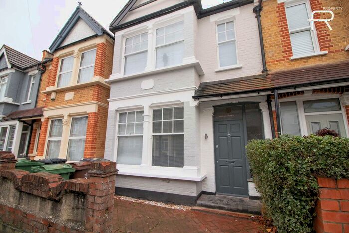 3 Bedroom Terraced House To Rent In Ainslie Wood Road, Chingford, E4