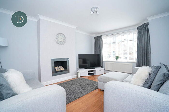 3 Bedroom Semi-Detached House For Sale In Walnut Grove, Whitby, Cheshire, CH66