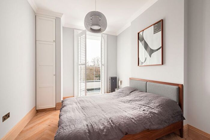 2 Bedroom Flat To Rent In Belsize Park Gardens, London, NW3