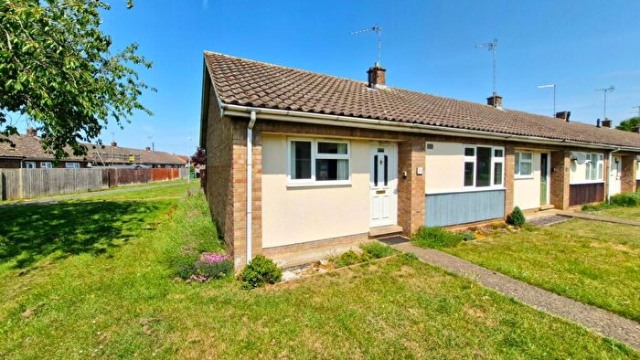 2 Bedroom Bungalow For Sale In St Guthlac Avenue, Market Deeping, Peterborough, PE6