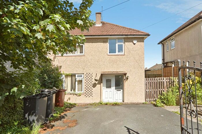 3 Bedroom Semi-Detached House For Sale In Newlay Lane, Leeds, LS13