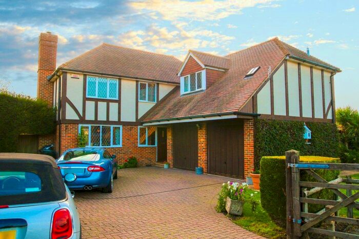 4 Bedroom Detached House For Sale In Harmers Way, Egerton, TN27