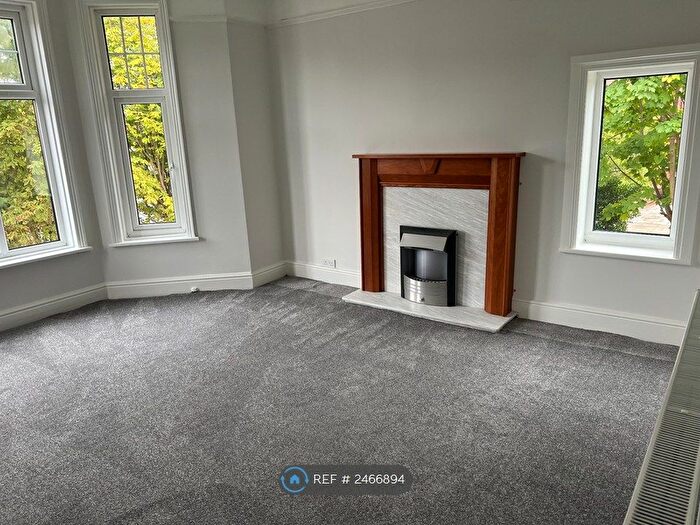 3 Bedroom Flat To Rent In Salford Road, Southport, PR8