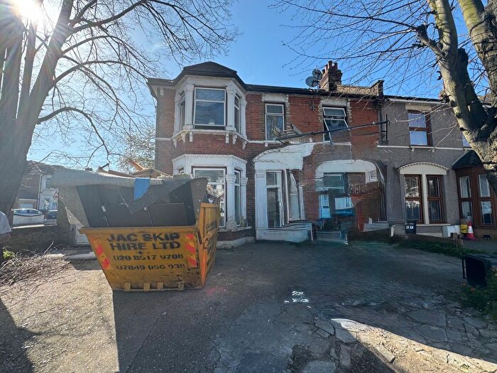 5 Bedroom Terraced House To Rent In Belmont Road, Ilford, Essex, IG1