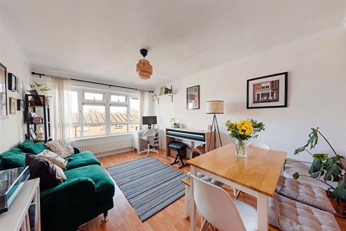 1 Bedroom Flat For Sale In Arkley Road, Walthamstow, E17