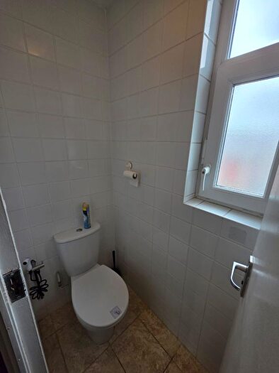 2 Bedroom Flat To Rent In Bower Street, London, E1