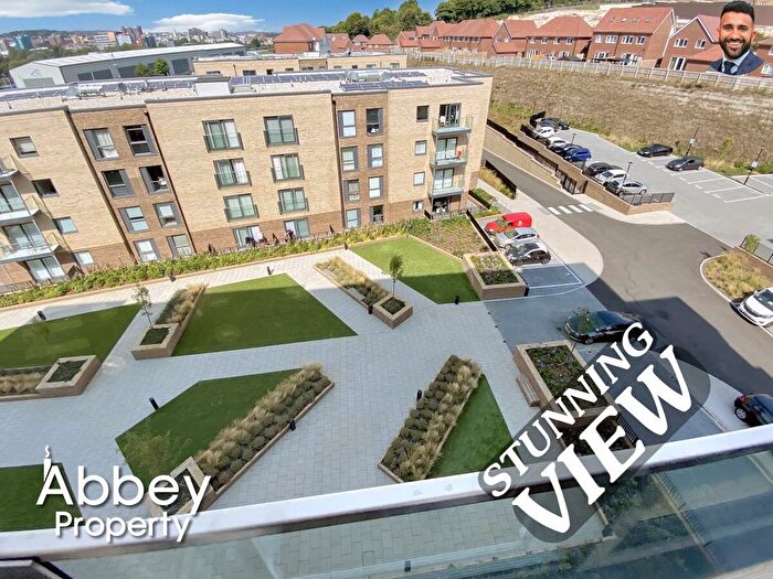 2 Bedroom Flat To Rent In Ellesmere Court, Wigmore, LU2