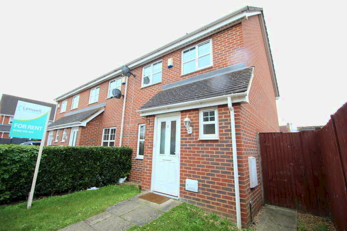 3 Bedroom Semi-Detached House To Rent In The Sidings, Lower Stondon, SG16
