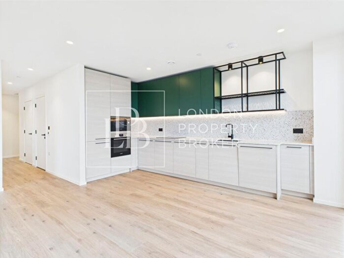 2 Bedroom Apartment To Rent In Barnacle House, Heron Wharf, E14