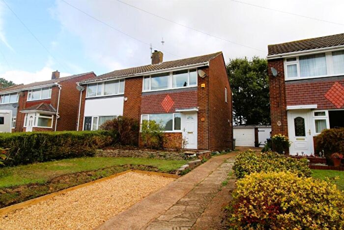 3 Bedroom Semi Detached House For Sale In The Grove, Southampton, SO19