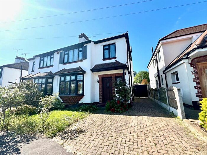 3 Bedroom Semi-Detached House To Rent In Hamilton Close, Leigh-On-Sea, SS9