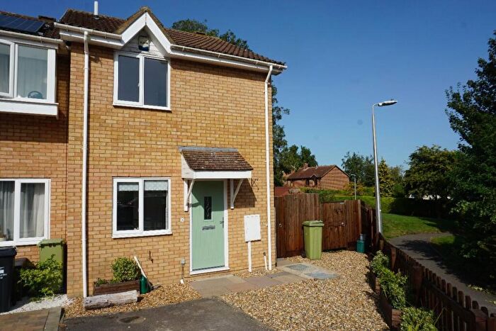 3 Bedroom End Of Terrace House For Sale In Fishermans Close, Olney, MK46